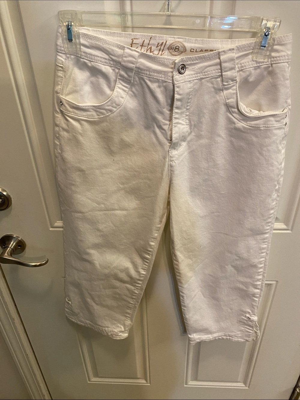Ethyl White Capri Pants for Women